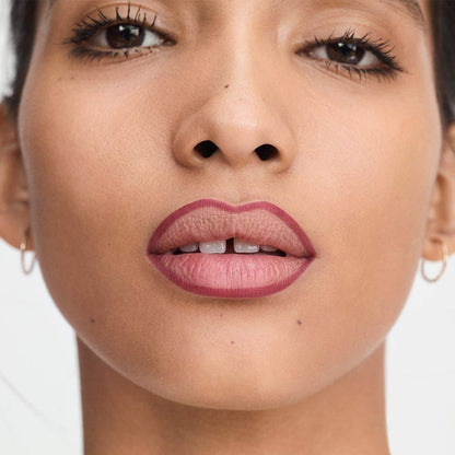 1000 Kisses Lip Liner